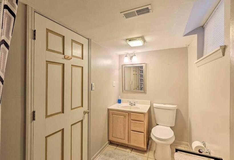 Queen City Sanctuary W/ Views, 3 Mi To Downtown!