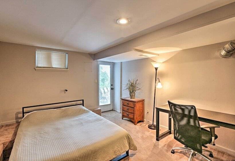 Queen City Sanctuary W/ Views, 3 Mi To Downtown!