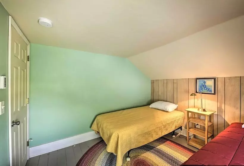 Quiet Baileys Harbor Country Home: 1 Mi To Lake!