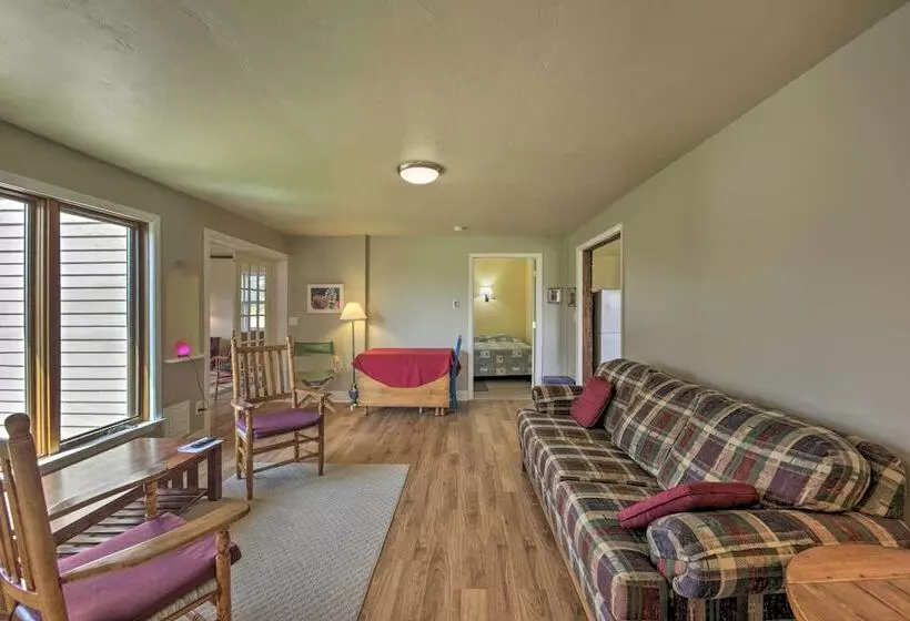 Quiet Baileys Harbor Country Home: 1 Mi To Lake!