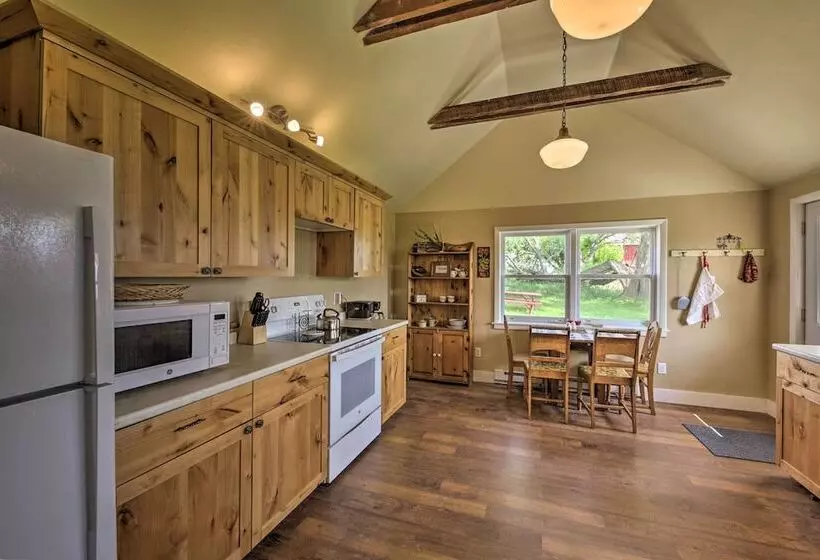 Quiet Baileys Harbor Country Home: 1 Mi To Lake!