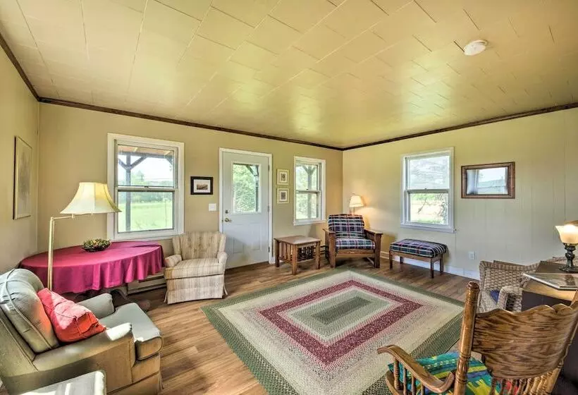 Quiet Baileys Harbor Country Home: 1 Mi To Lake!