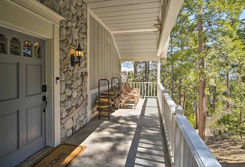 Ridgeline Retreat  W/ Mountain Lake Views!