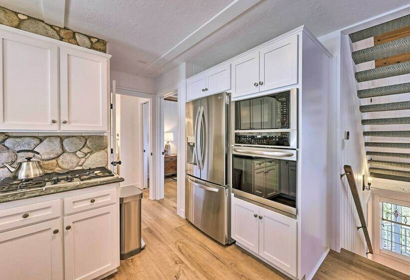 Ridgeline Retreat  W/ Mountain Lake Views!