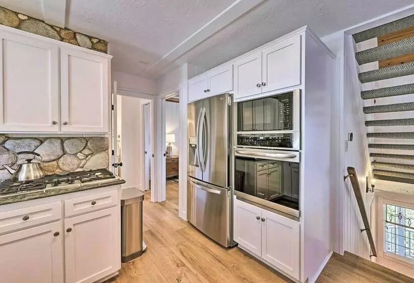 Ridgeline Retreat  W/ Mountain Lake Views!