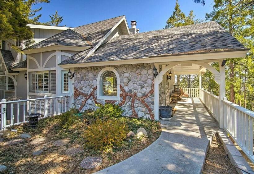 Ridgeline Retreat  W/ Mountain Lake Views!