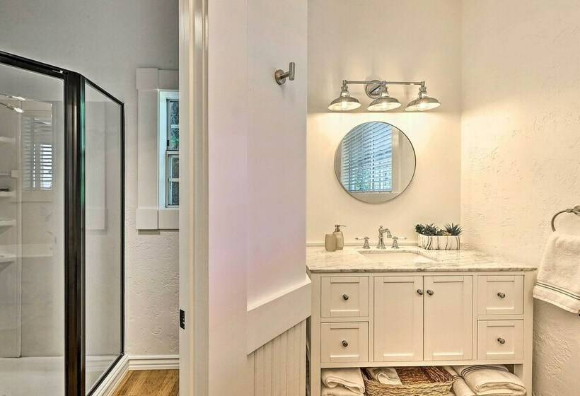 Ridgeline Retreat  W/ Mountain Lake Views!