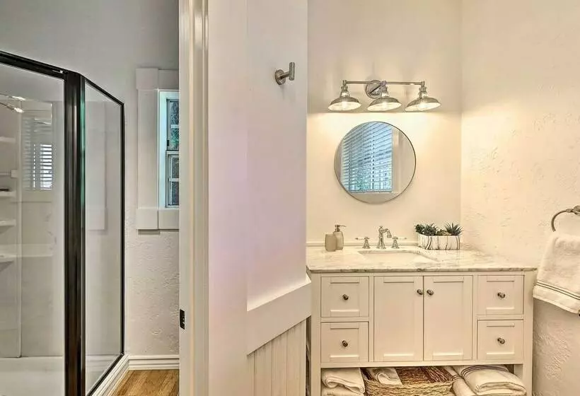 Ridgeline Retreat  W/ Mountain Lake Views!