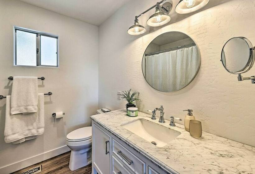 Ridgeline Retreat  W/ Mountain Lake Views!