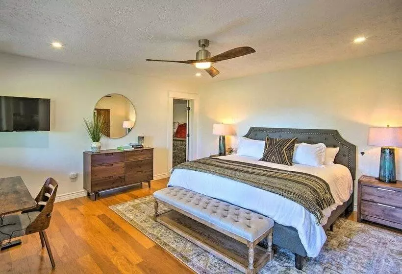 Ridgeline Retreat  W/ Mountain Lake Views!