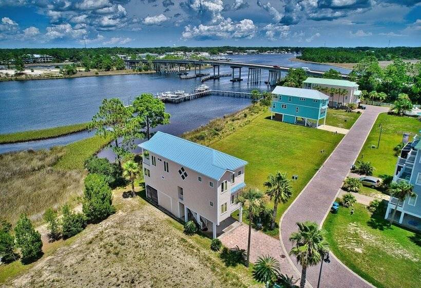 Riverfront Carrabelle Home W/ Furnished Patio!