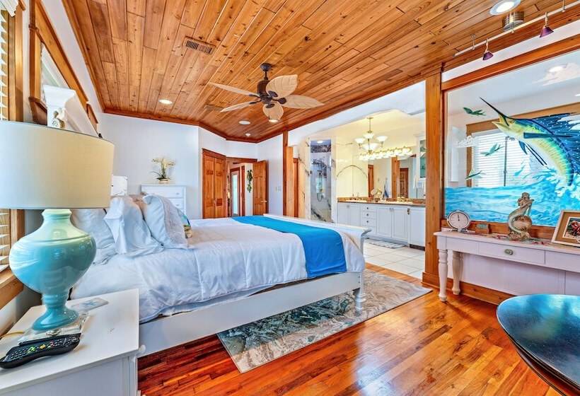 Riverfront Carrabelle Home W/ Furnished Patio!