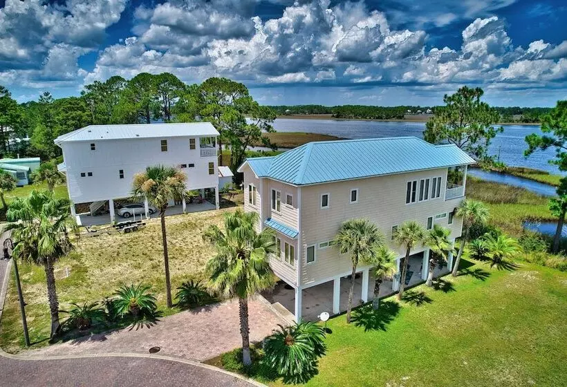 Riverfront Carrabelle Home W/ Furnished Patio!