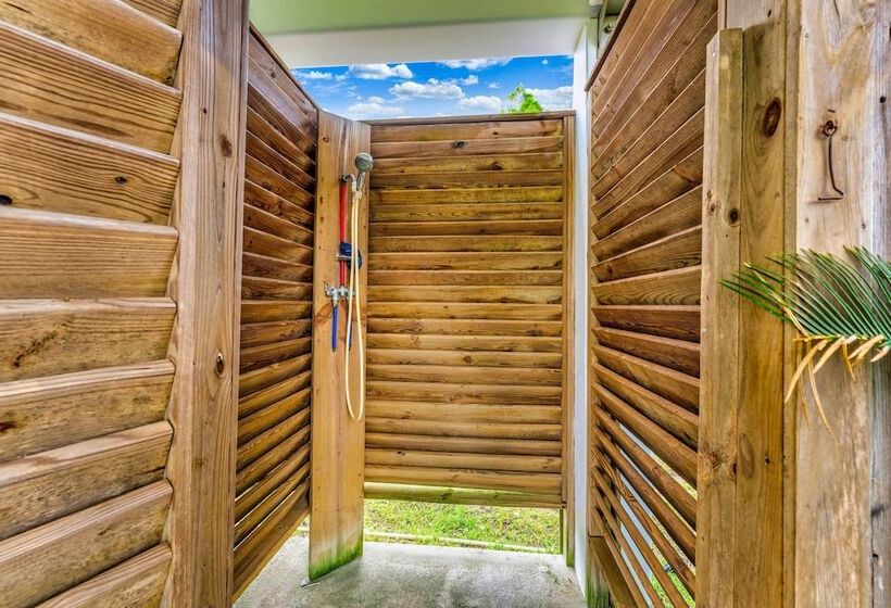 Riverfront Carrabelle Home W/ Furnished Patio!