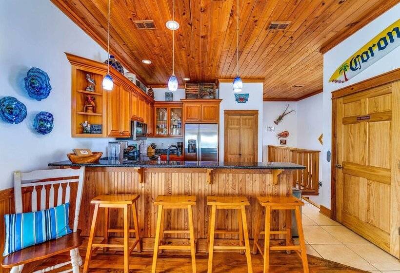 Riverfront Carrabelle Home W/ Furnished Patio!