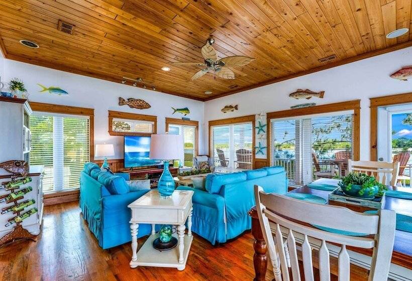 Riverfront Carrabelle Home W/ Furnished Patio!