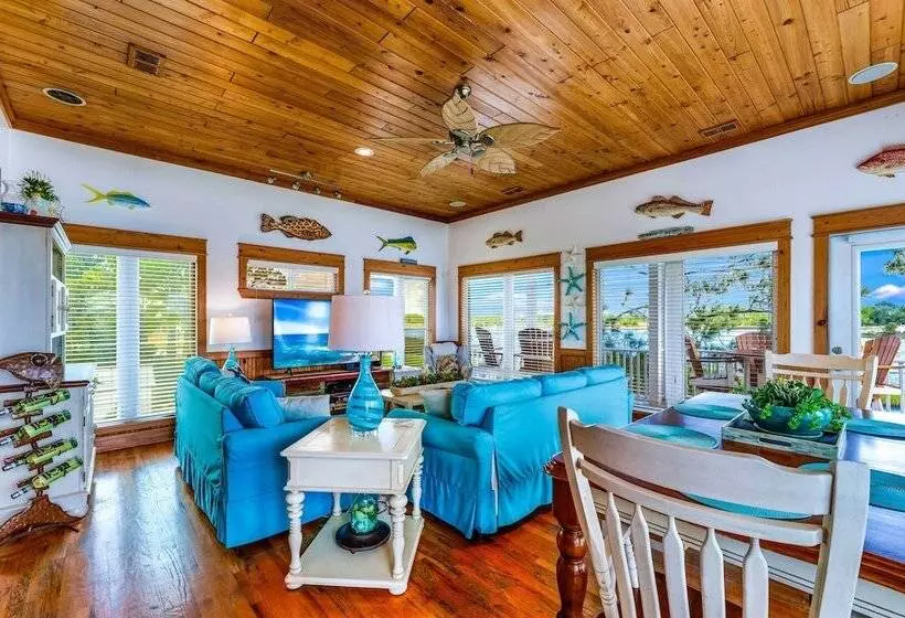 Riverfront Carrabelle Home W/ Furnished Patio!