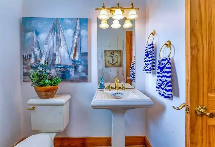 Riverfront Carrabelle Home W/ Furnished Patio!