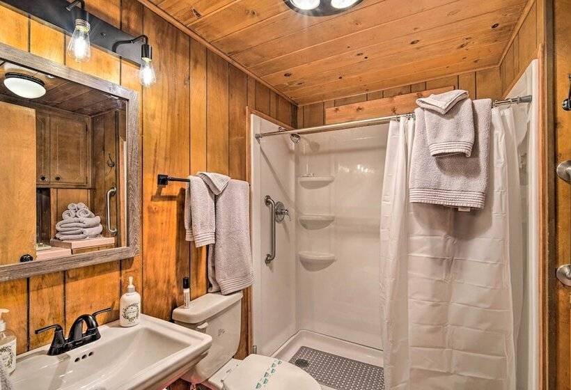 Running Springs Cabin W/ Large Deck + View!