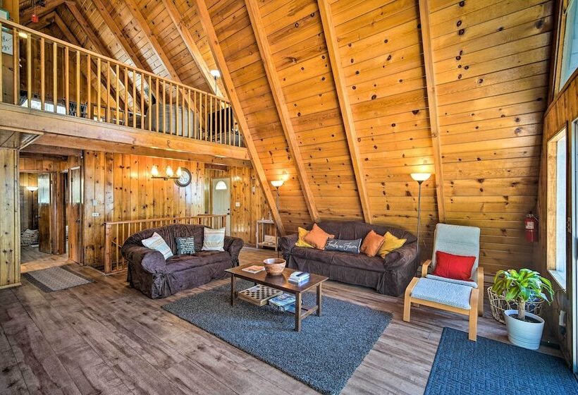 Running Springs Cabin W/ Large Deck + View!