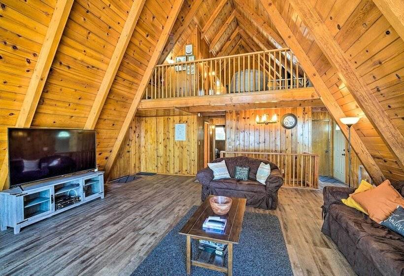 Running Springs Cabin W/ Large Deck + View!