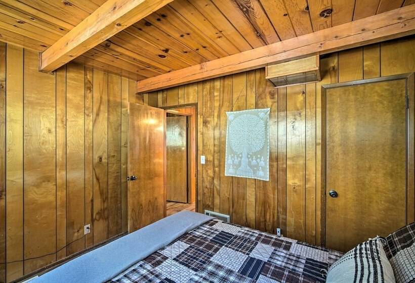 Running Springs Cabin W/ Large Deck + View!