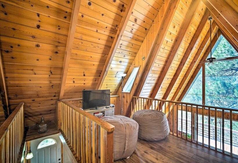 Running Springs Cabin W/ Large Deck + View!