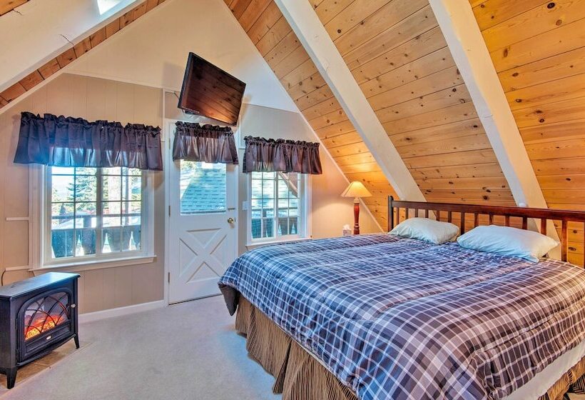South Lake Tahoe Home W/ Deck & Mountain View!