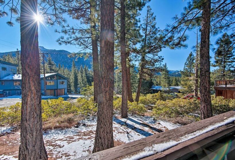 South Lake Tahoe Home W/ Deck & Mountain View!