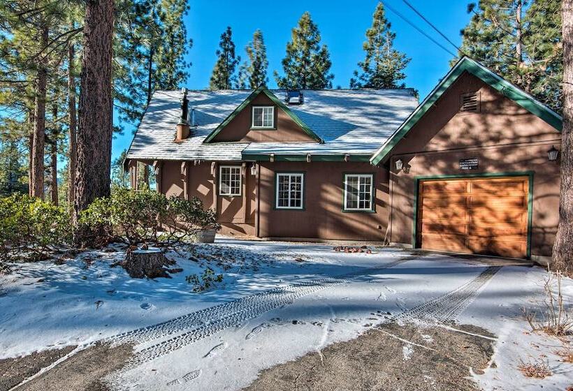 South Lake Tahoe Home W/ Deck & Mountain View!