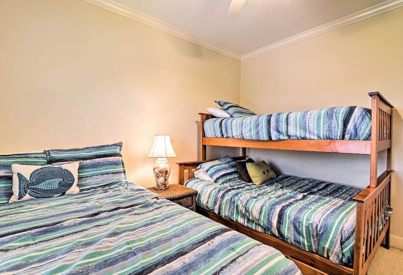 < 1 Mi To Beach: Salty Dog House In Galveston!