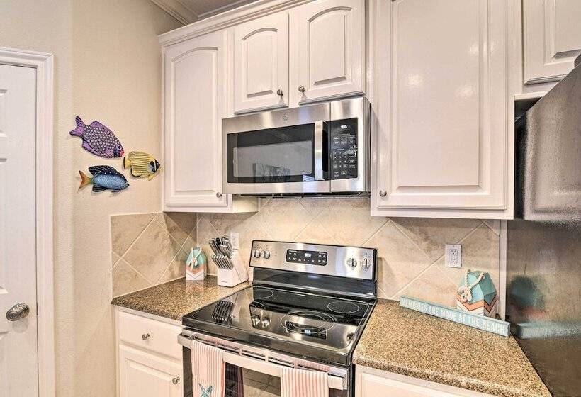 < 1 Mi To Beach: Salty Dog House In Galveston!