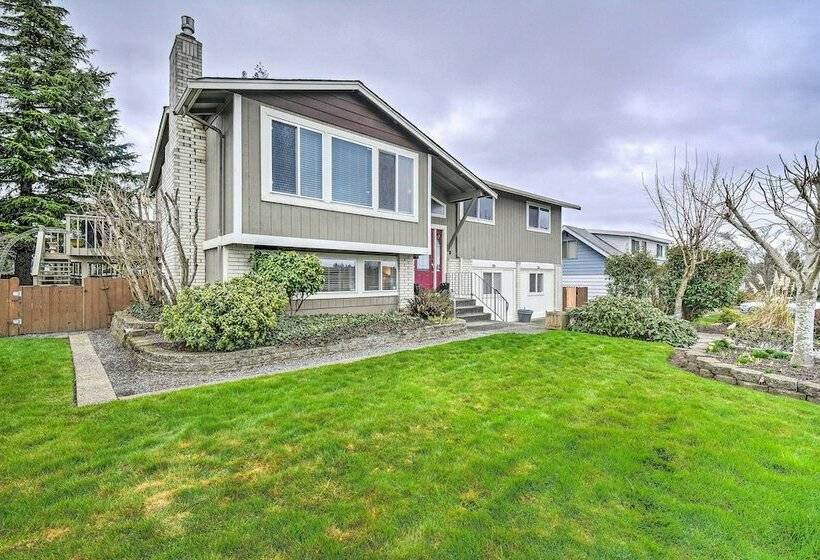 Spacious Tacoma Getaway: 2 Mi To Old Town!