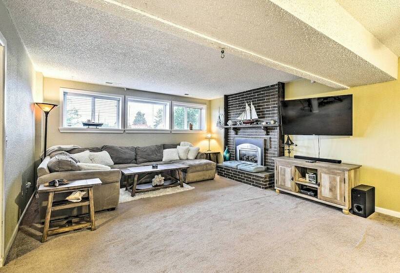 Spacious Tacoma Getaway: 2 Mi To Old Town!