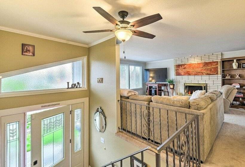 Spacious Tacoma Getaway: 2 Mi To Old Town!