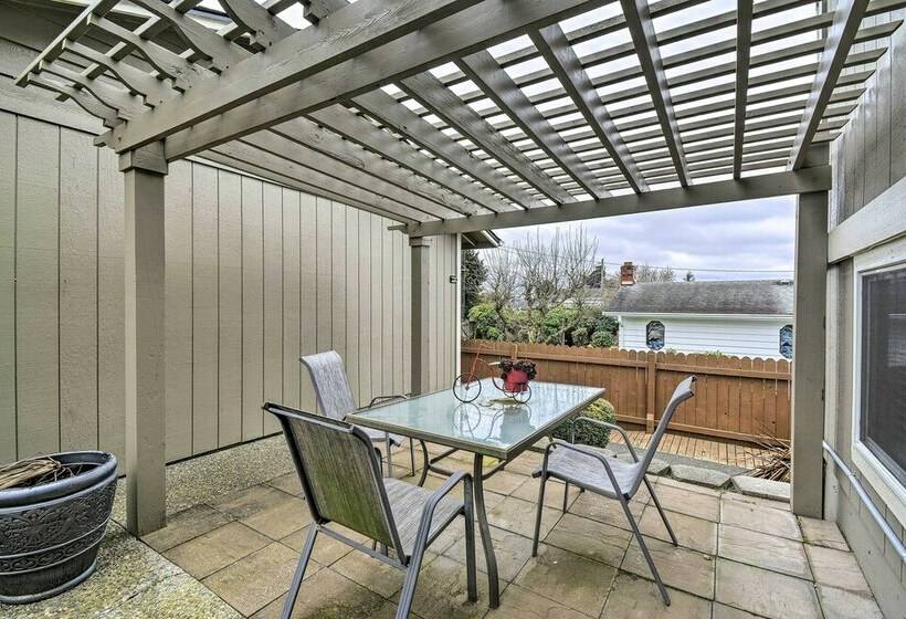 Spacious Tacoma Getaway: 2 Mi To Old Town!