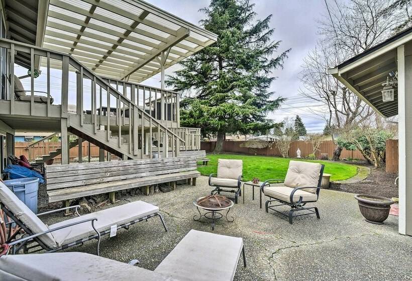 Spacious Tacoma Getaway: 2 Mi To Old Town!