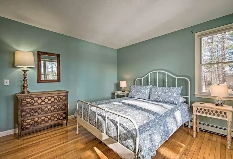 Spacious Waterfront Falmouth Home On Jenkins Pond!