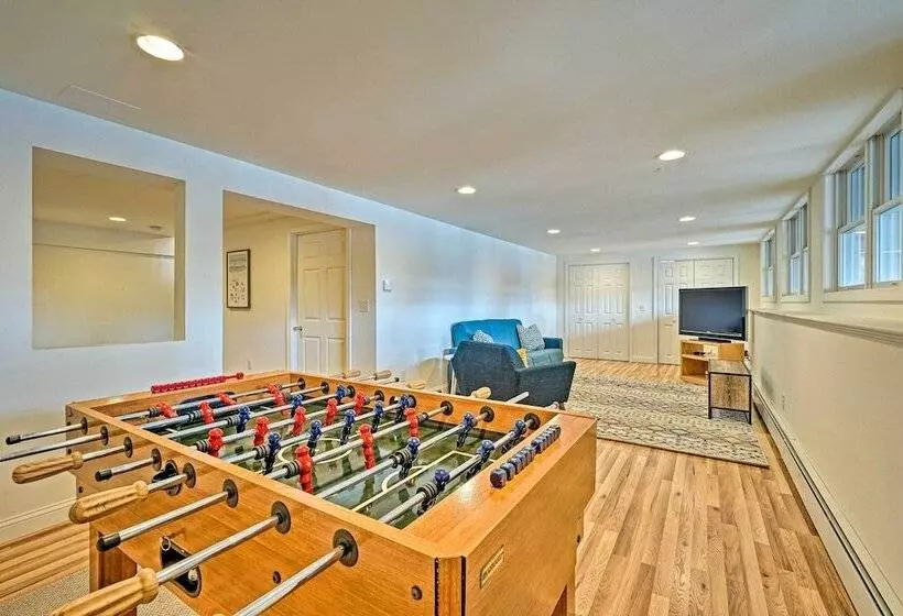 Spacious Waterfront Falmouth Home On Jenkins Pond!