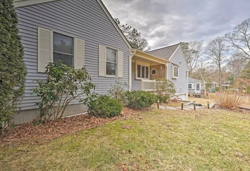 Spacious Waterfront Falmouth Home On Jenkins Pond!