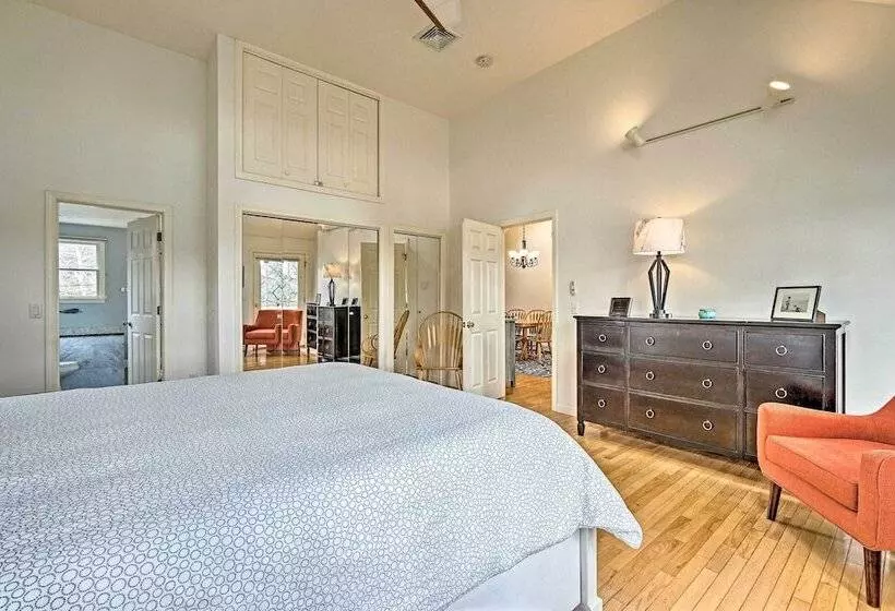 Spacious Waterfront Falmouth Home On Jenkins Pond!