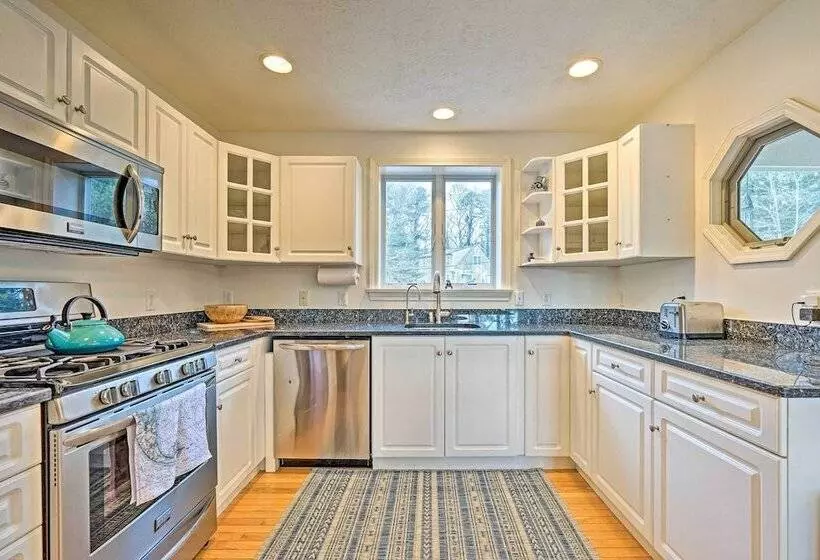 Spacious Waterfront Falmouth Home On Jenkins Pond!