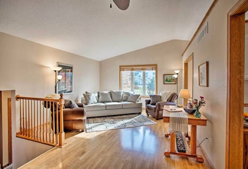 Suburban Gem W/yard+deck 5mi From Dtwn Rochester!