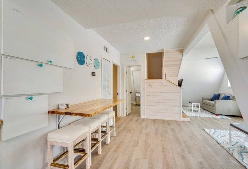 A Frame Family Home Near Beach: Beach Gear!