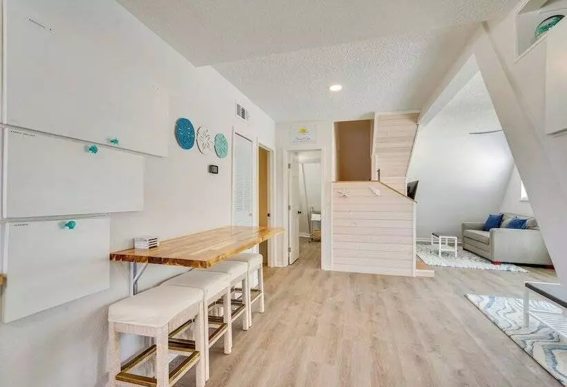 A Frame Family Home Near Beach: Beach Gear!