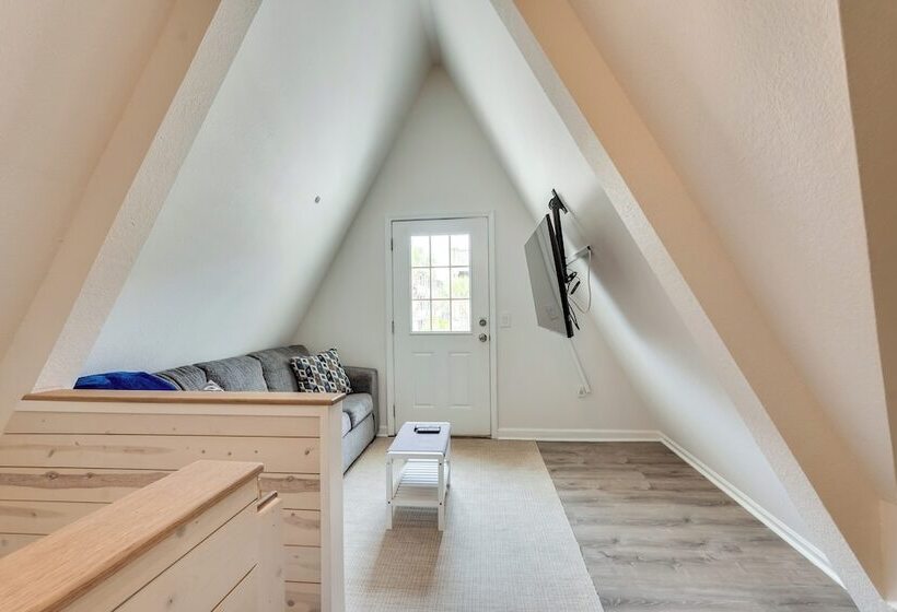 A Frame Family Home Near Beach: Beach Gear!