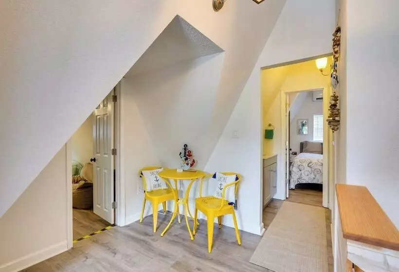 A Frame Family Home Near Beach: Beach Gear!