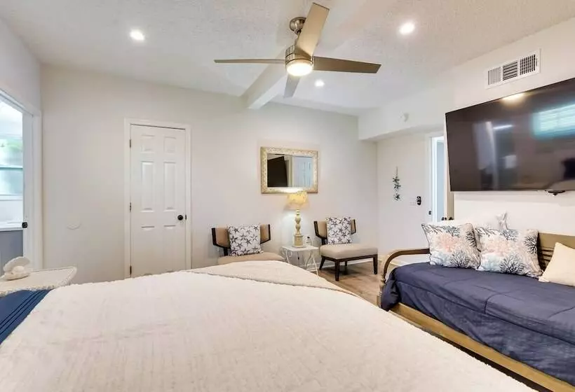 A Frame Family Home Near Beach: Beach Gear!