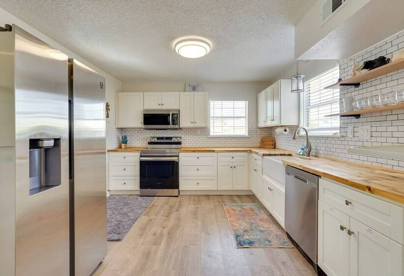 A Frame Family Home Near Beach: Beach Gear!