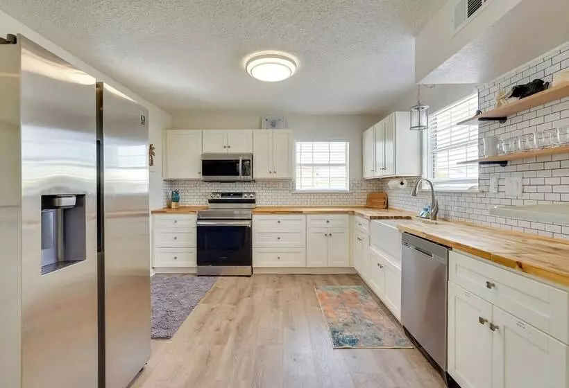 A Frame Family Home Near Beach: Beach Gear!